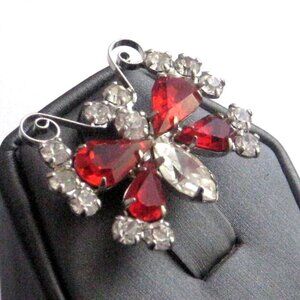 VTG signed B David petite BUTTERFLY PIN red teardrop stones silvertone setting